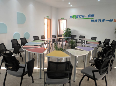 三維聯(lián)動 打造輔導(dǎo)員素質(zhì)提升“夢工廠”